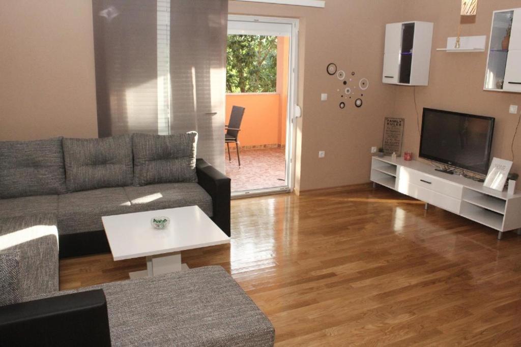 Apartman Dora Sukošan Exterior foto