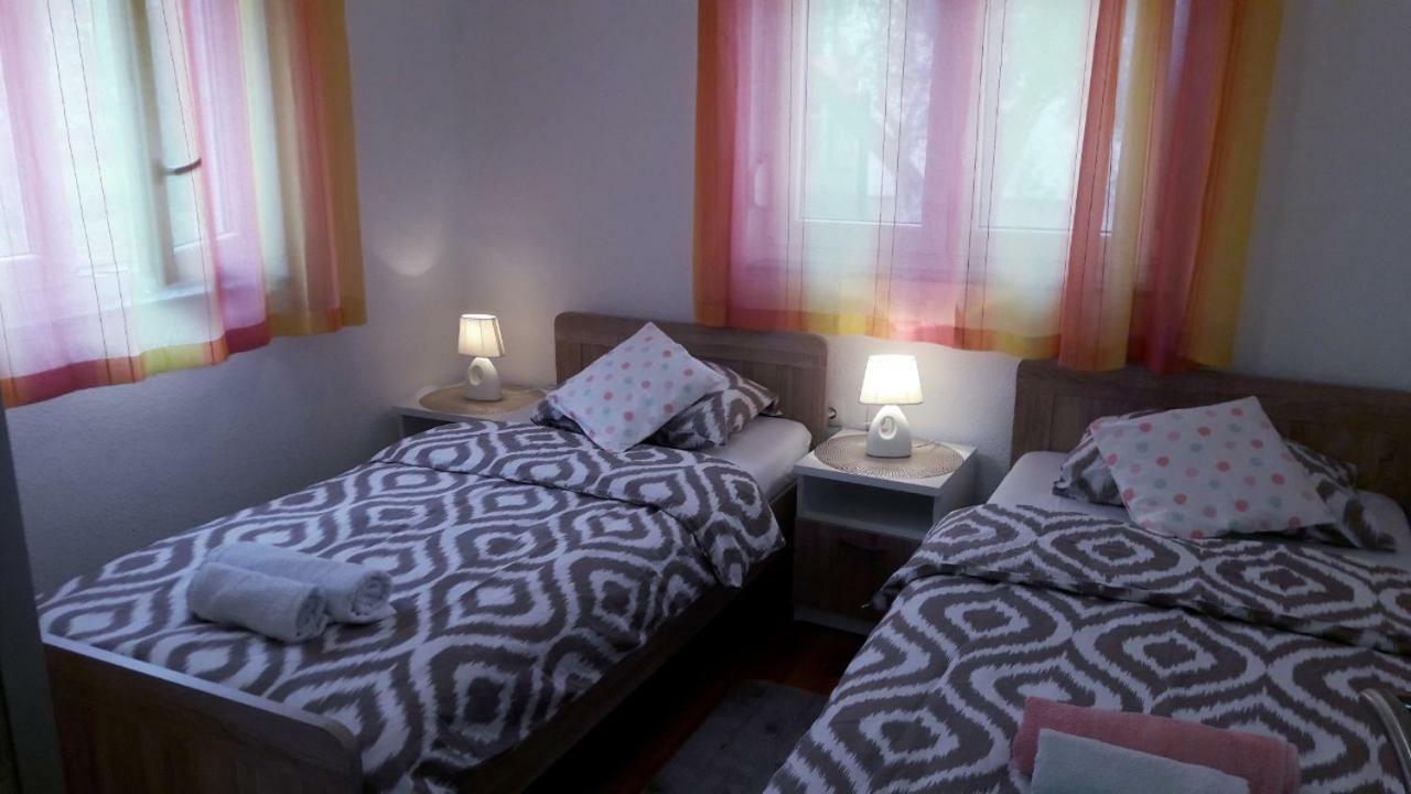 Apartman Dora Sukošan Exterior foto